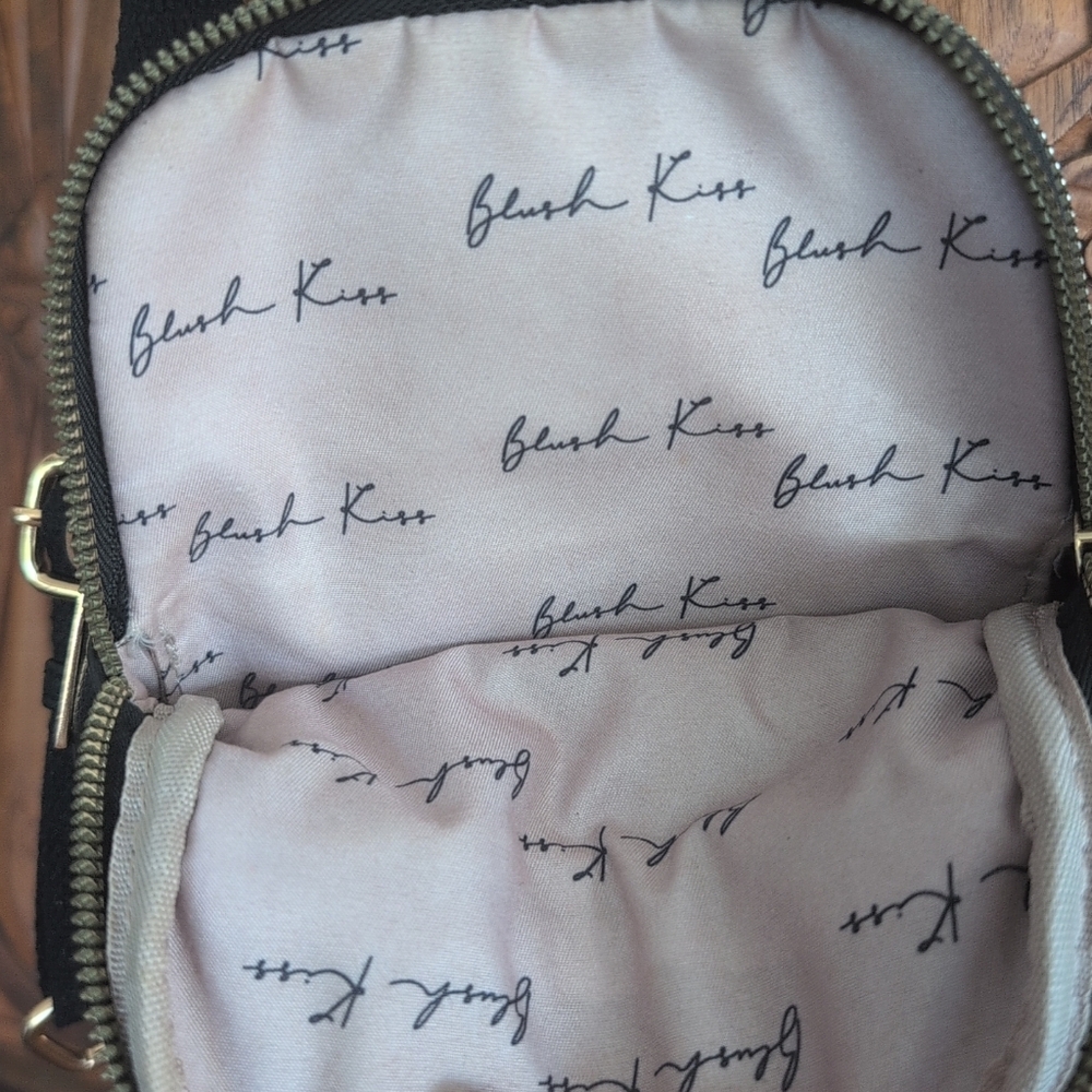 Blush Kiss Cross Body Bag Camera Black - Picture 3 of 4